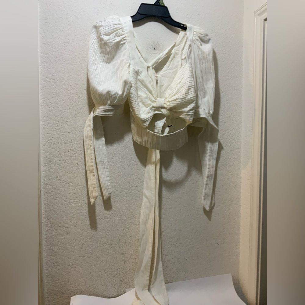 Sthela & Co White Crop Blouse with Puffed Cap Sleeves